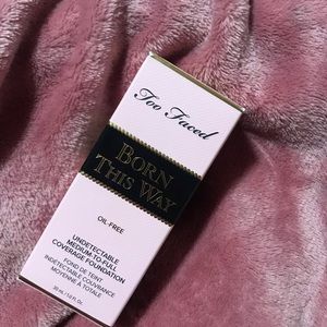 Too faced foudation shade Golden beige